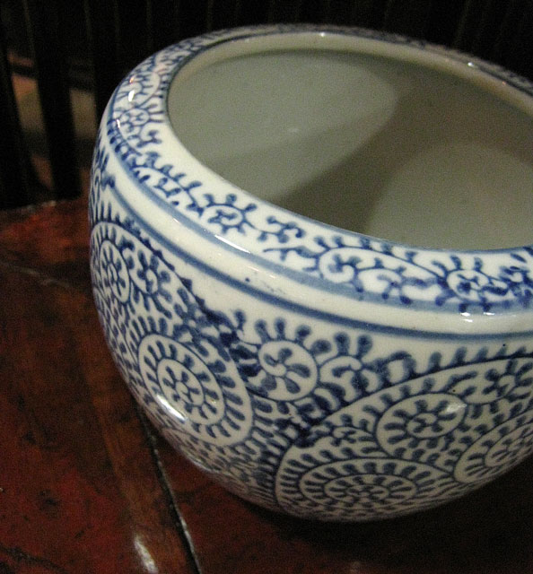 骨董 火鉢 染め付け モダン レトロ花 メダカ 睡蓮鉢 金魚 テーブル