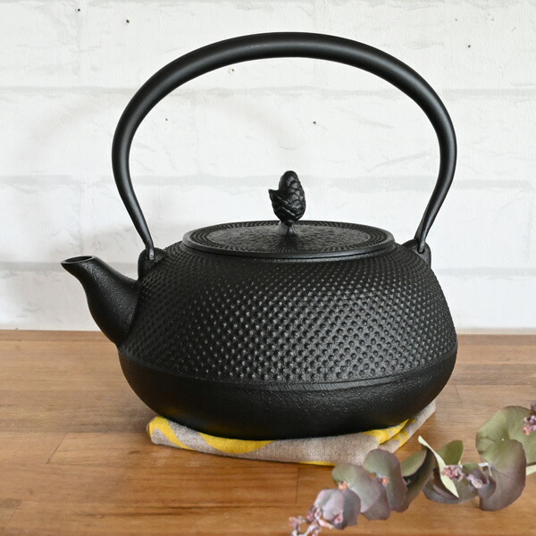 楽天市場】『 岩鋳製 鉄瓶 18型アラレ 黒焼付 1.7L』南部鉄器 鉄瓶 ih