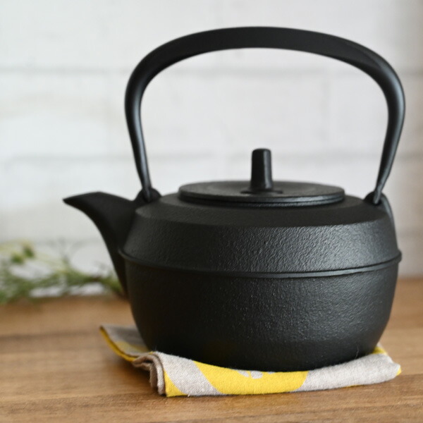 南部盛栄堂 急須千草 黒 鉄瓶 南部盛栄堂 千草】在印 南部鉄器 鉄製