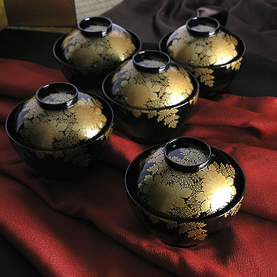 楽天市場】繊細な蒔絵が美しい輪島の匠の逸品『吸物椀 菊に忍』 : 漆器