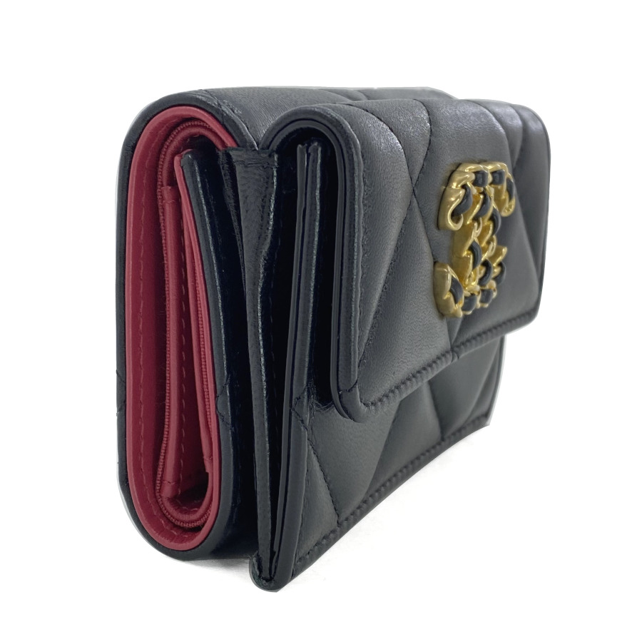 CHANEL シャネル 三つ折り財布(小銭入れあり) シャネル19 スモール