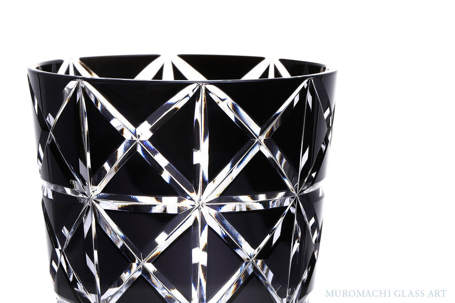江戸切子グラス 菱鱗重文様 オールド 黒 – TSUCHI-YA │ ガラスの器と工芸