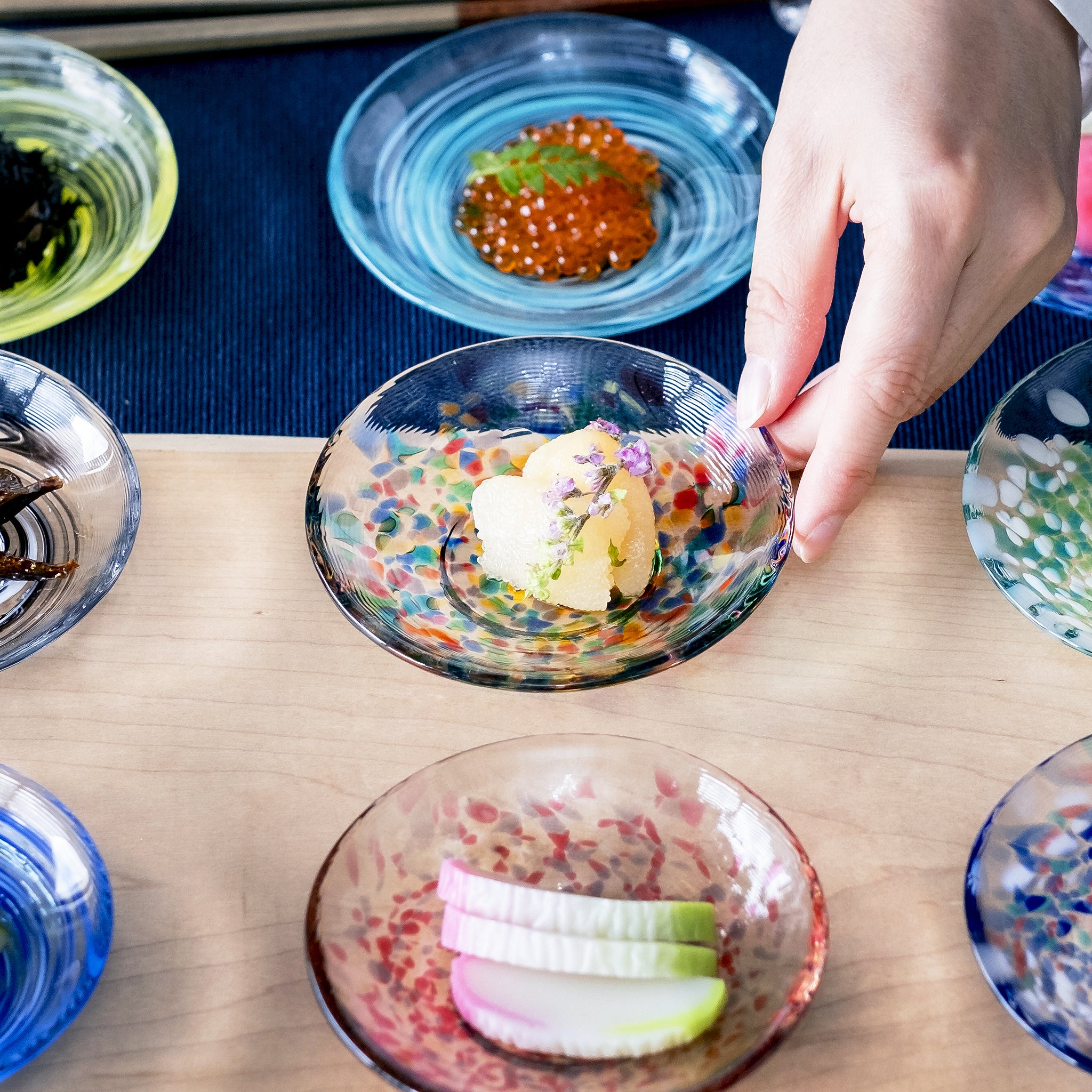 津軽びいどろ 色色豆皿 ねぶた夜祭 | カラフルな色合いがおしゃれな