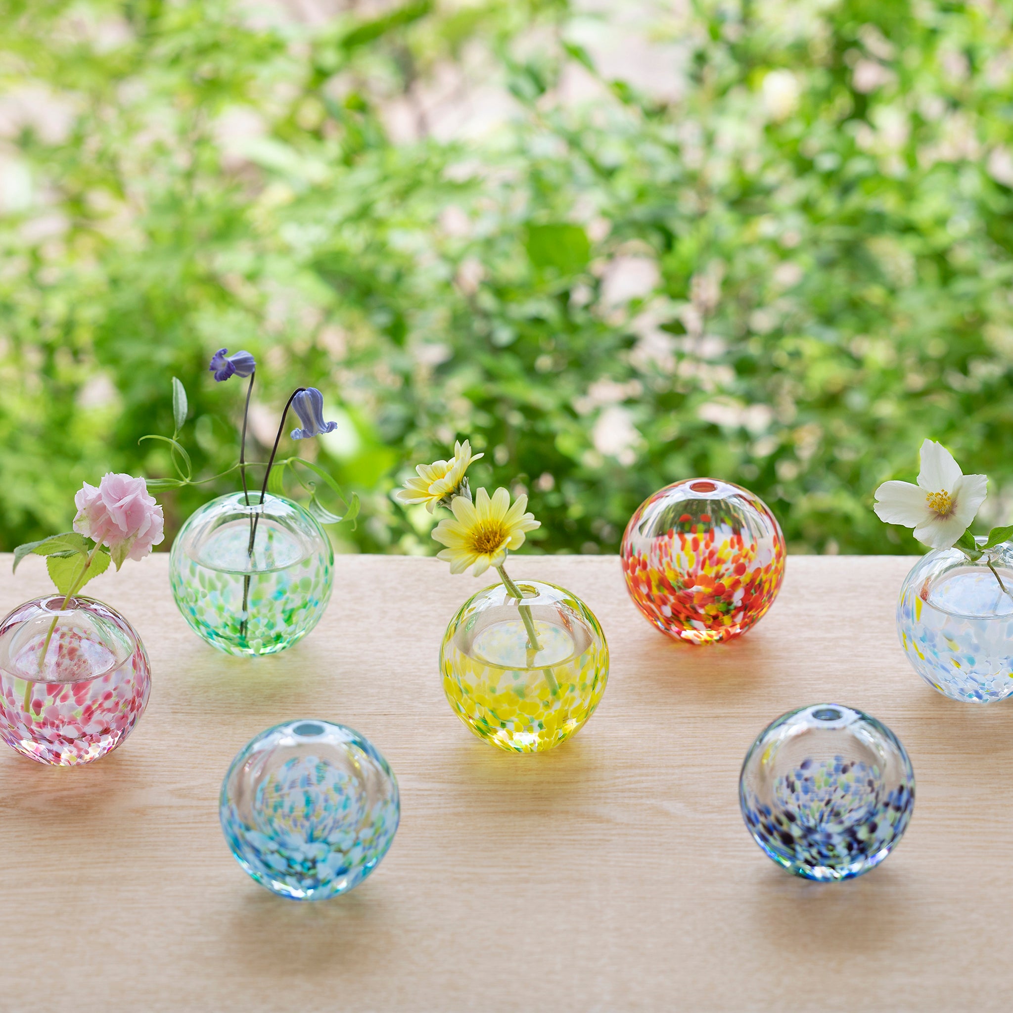 ビードロ ？黄緑色 花びらデザイン ガラス花瓶 ビードロ ？黄緑色