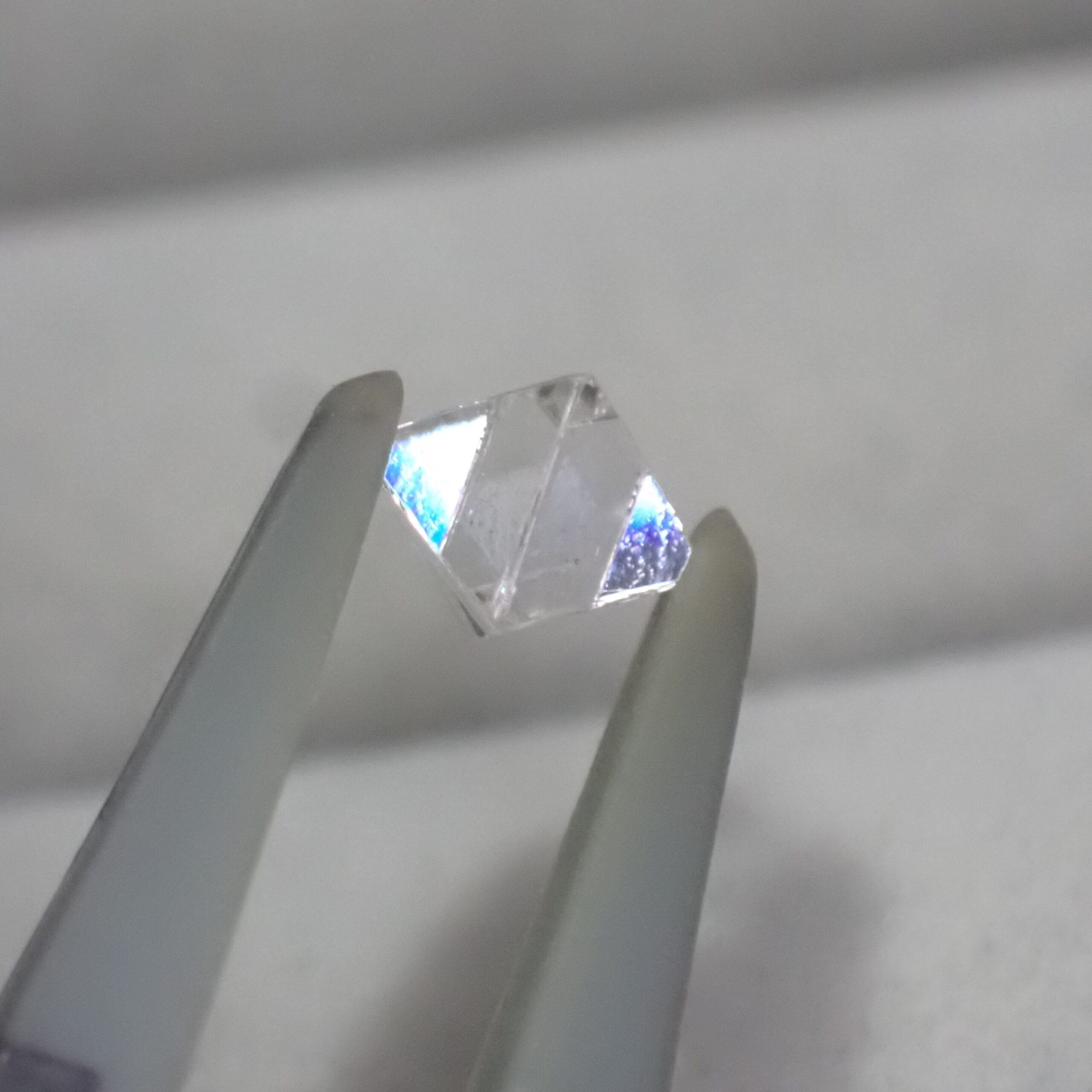 ファイア煌めく☆無数のトライゴンも煌めく☆大粒8面体ソーヤブル