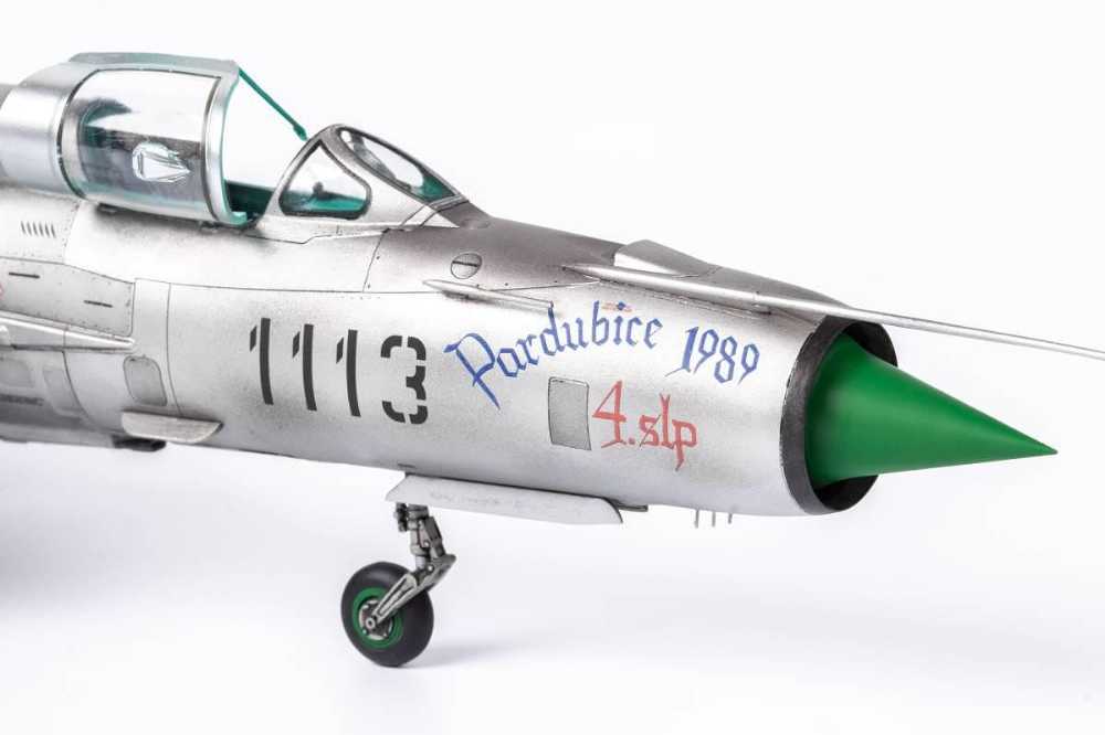 EDU84177 エデュアルド 1/48 MiG-21MF ウィークエンドエディション