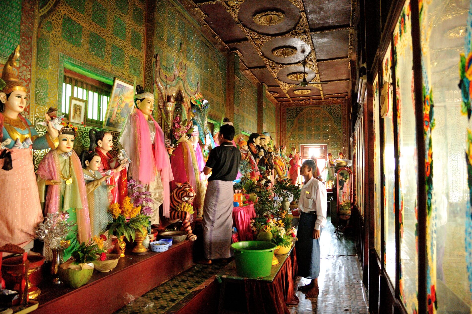 ミャンマー ナッちゃん ナット 精霊信仰 女性霊供養像 呪物 ナッ神信仰