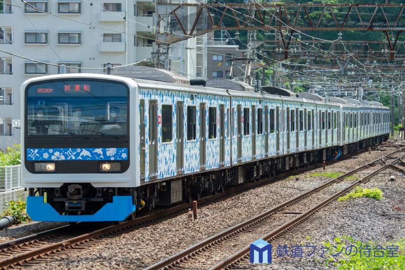 伊東線で試運転】6月13日から伊豆急3000系“アロハ電車”熱海へ！ | 鉄道