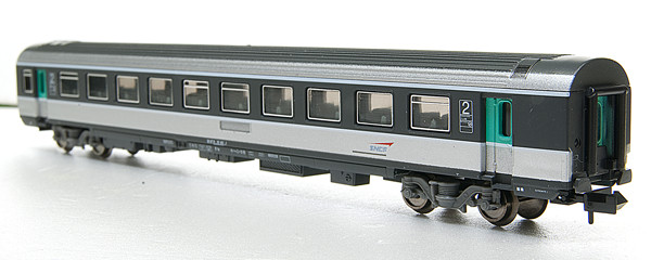 SAI-PIKO SNCF Corail vs. Arnold Corail (N Scale) - Yuidensha Overseas