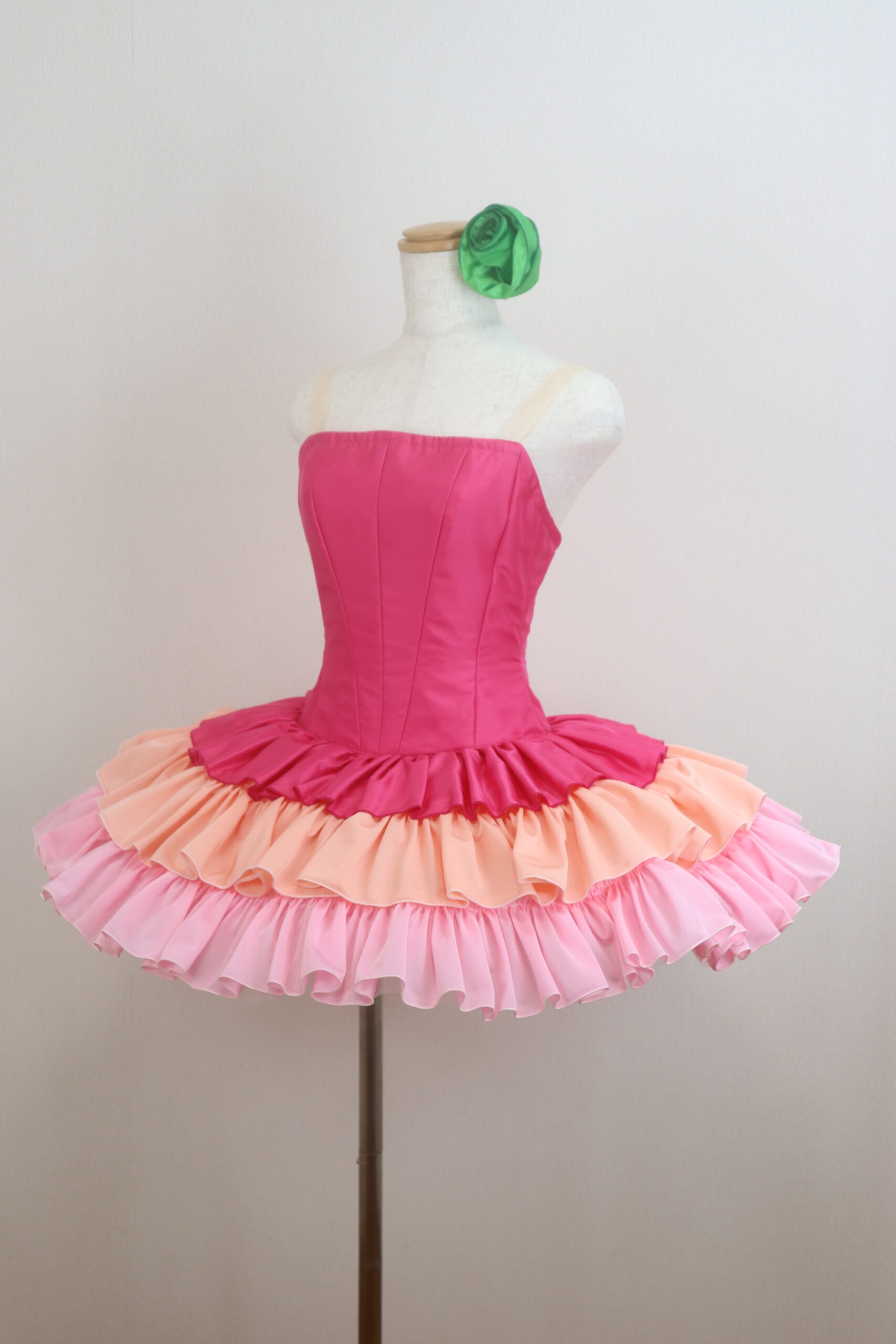 沖 いづみ 一品作 こけし人形 着物姿の若い女性 創作こけし 近代創作