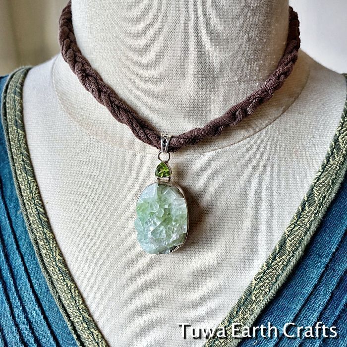 レア原石 希少！鉱石 1044g ライオライト ワンダーストーン - メルカリ