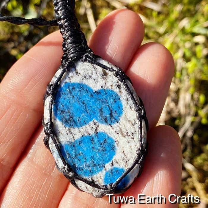 幻の石アフガナイト＆アイリスクォーツ＆ラピスラズリのマクラメ編み