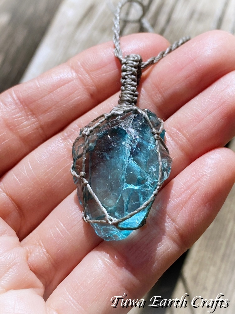 1点物シエラネバダ産アンダラクリスタル マルチカラーレムリア