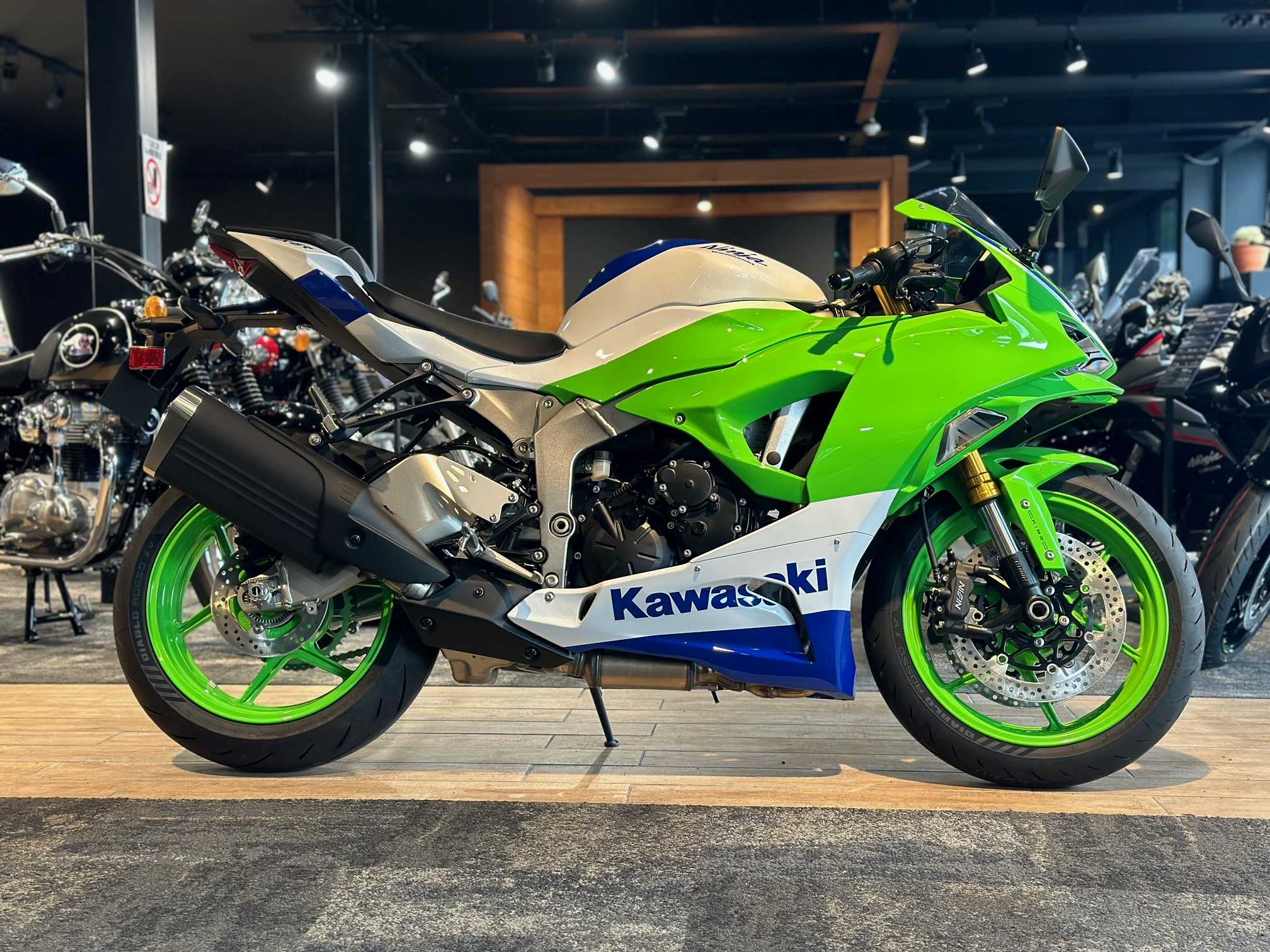 未来 チックル New 2024 Kawasaki Ninja ZX-6R 40th Anniversary