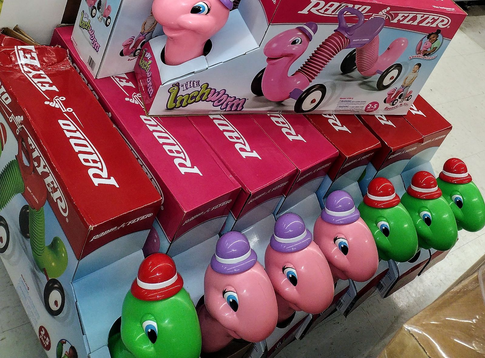 RADIOFLYER inchwormはらぺこアオムシ Radio Flyer Ride-On Inchworm