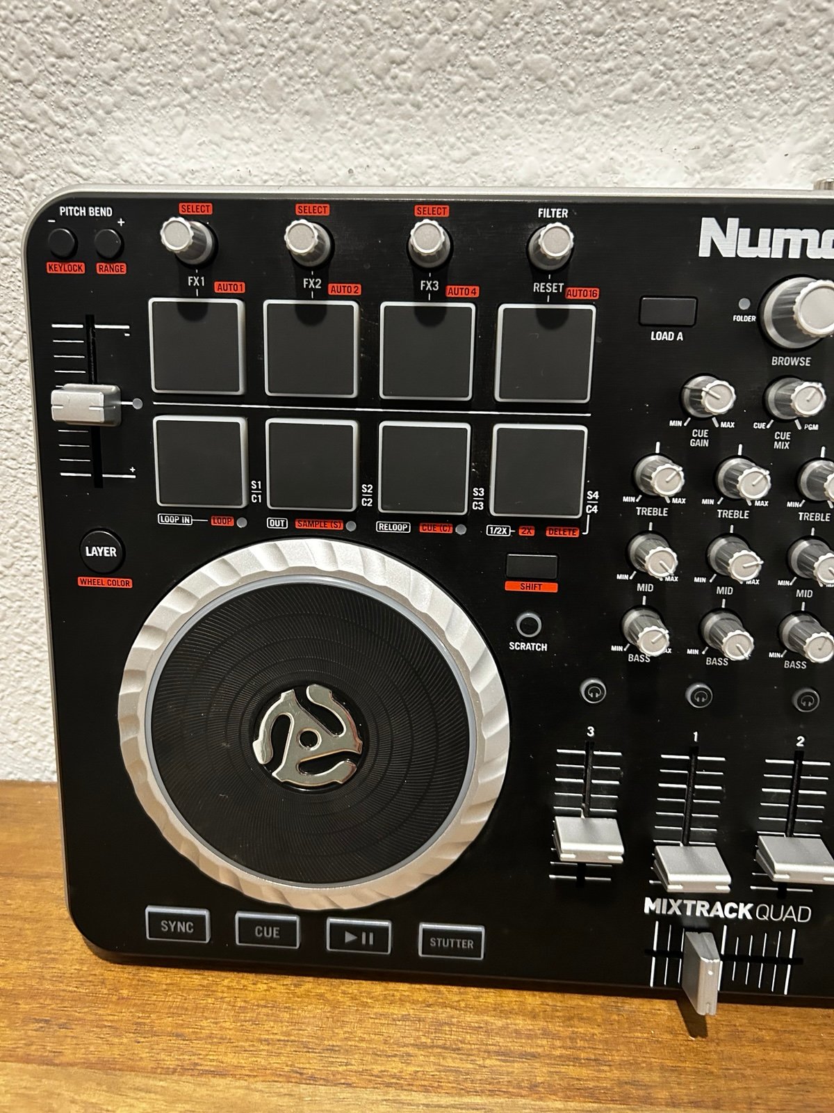NUMARK MIXTRACK QUAD Numark MIX TRACK QUAD 4ch DJコントローラー
