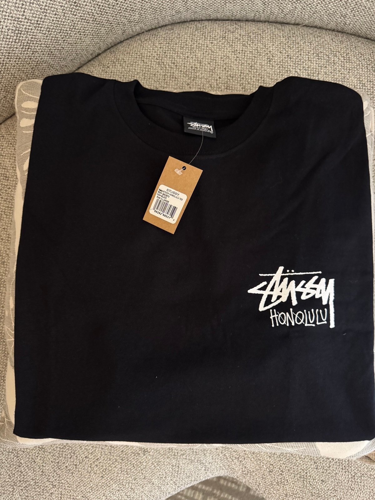 Authentic Black STUSSY Honolulu T-Shirt - EXTRA LARGE