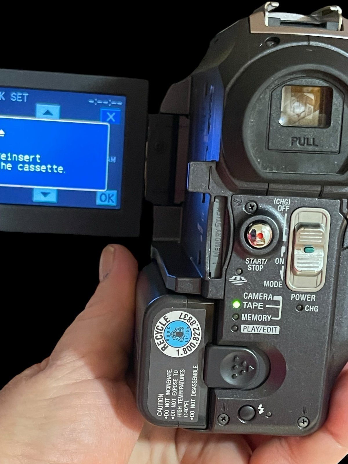 Sony DCR-PC330 NTSC HandyCam 3.0 Mega Pixels With Tapes, Memory