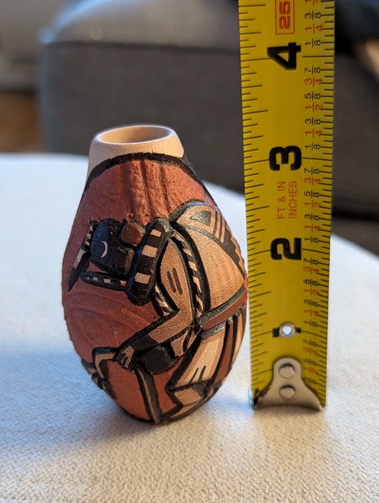 ホピ族 Carla Nampeyo作 コーンメイデン壺 ホピ族 Carla Nampeyo作