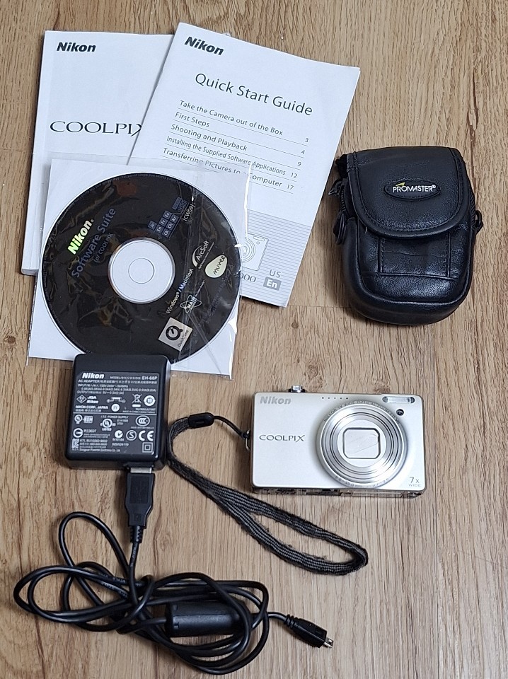 Nikon COOLPIX S6000 Silver 7x Digital Camera Charger Carrying Case