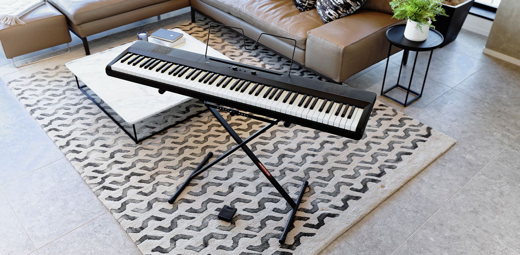 電子ピアノKORG Liano L1 88鍵 黒 ペダル スタンド付き Amazon | KORG