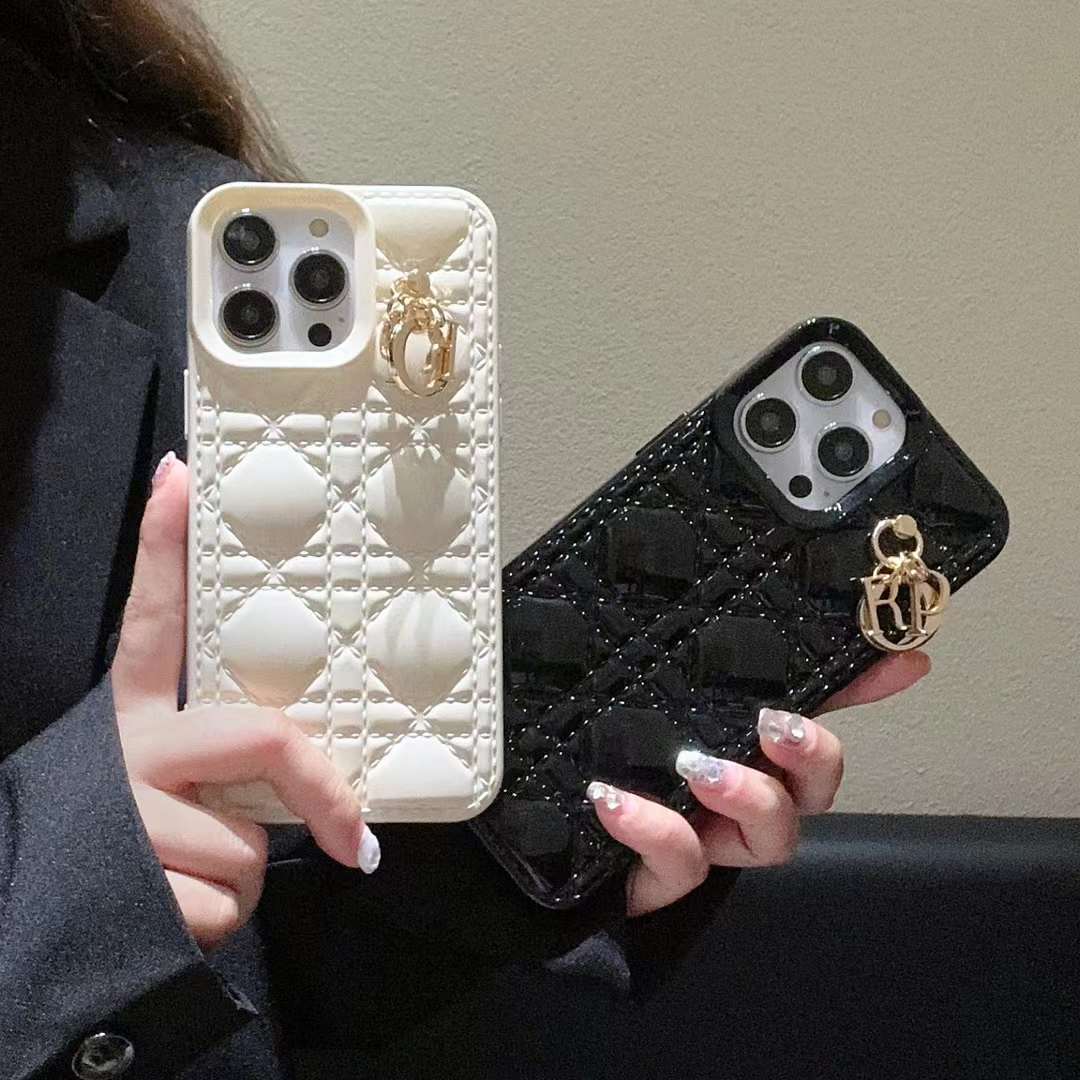 Dior】iPhone 14 Proケースカナージュ