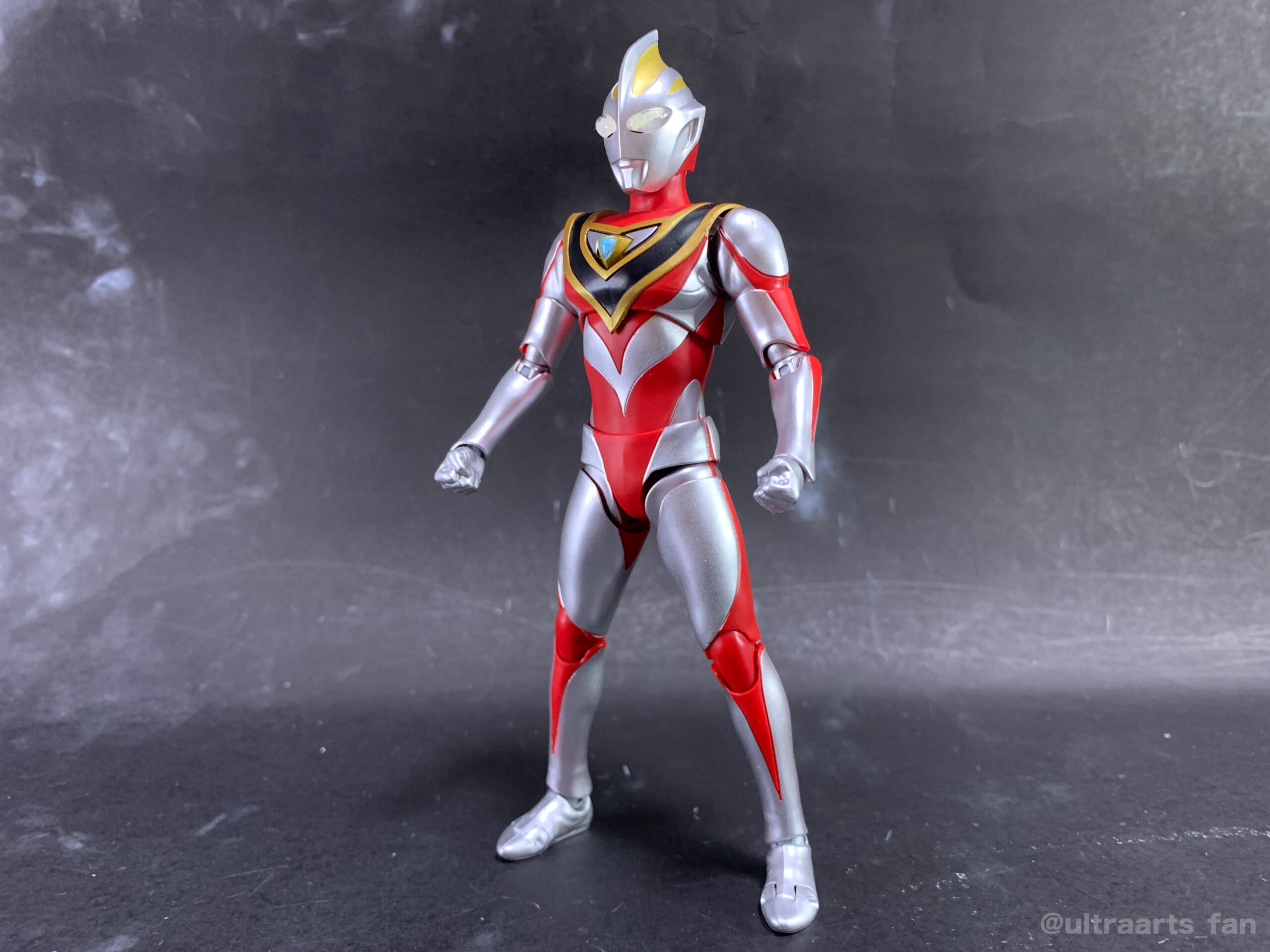 簡易レビュー】S.H.Figuarts 真骨彫製法 ウルトラマンガイア（V2