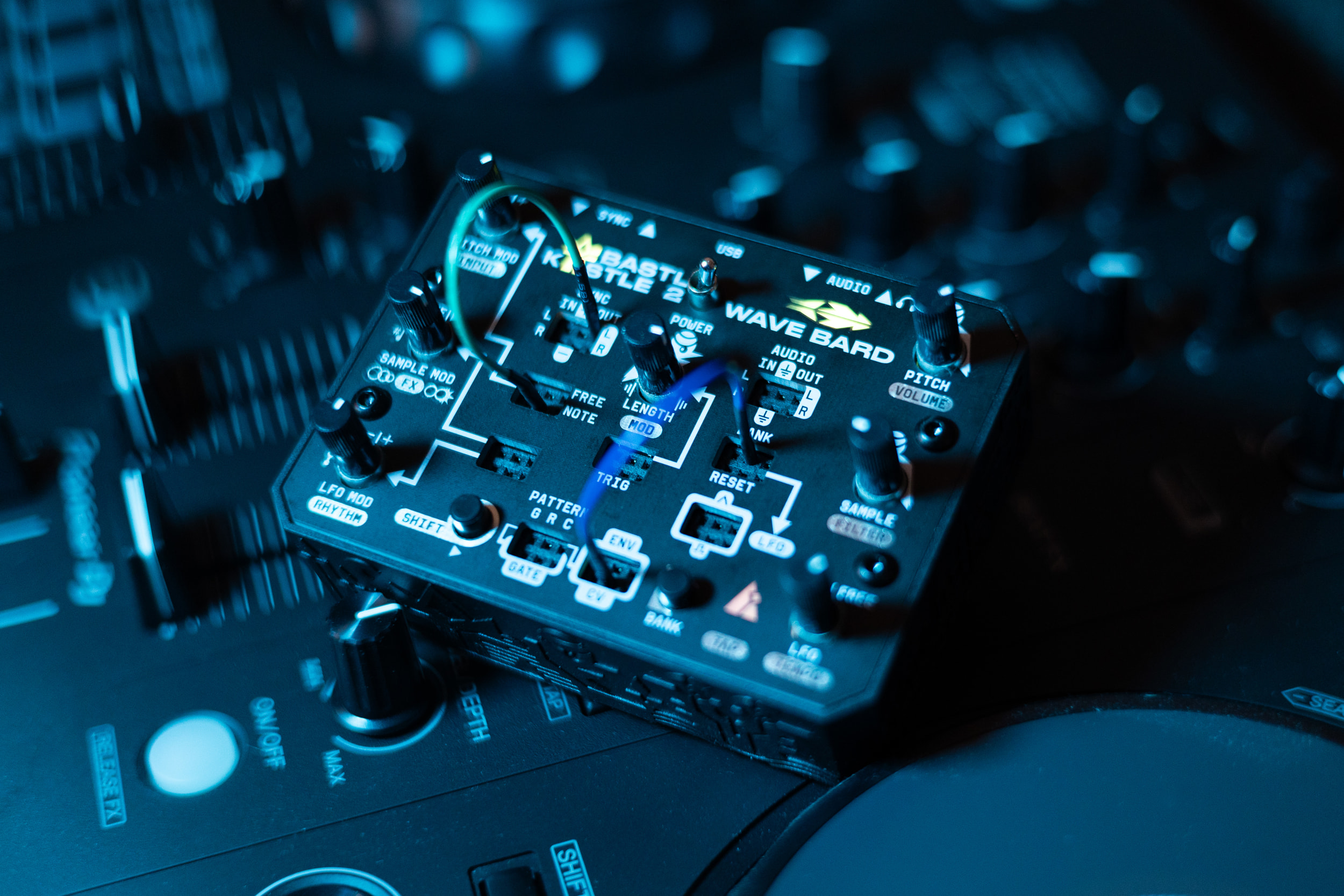 BASTL INSTRUMENTS | KASTLE 2 WAVE BARD 製品情報