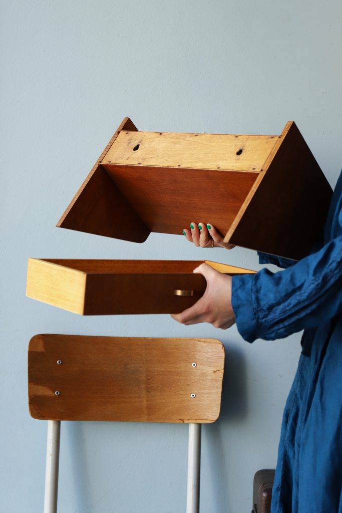 チーク材 DVD テープホルダー ウォールラック 壁掛け 収納