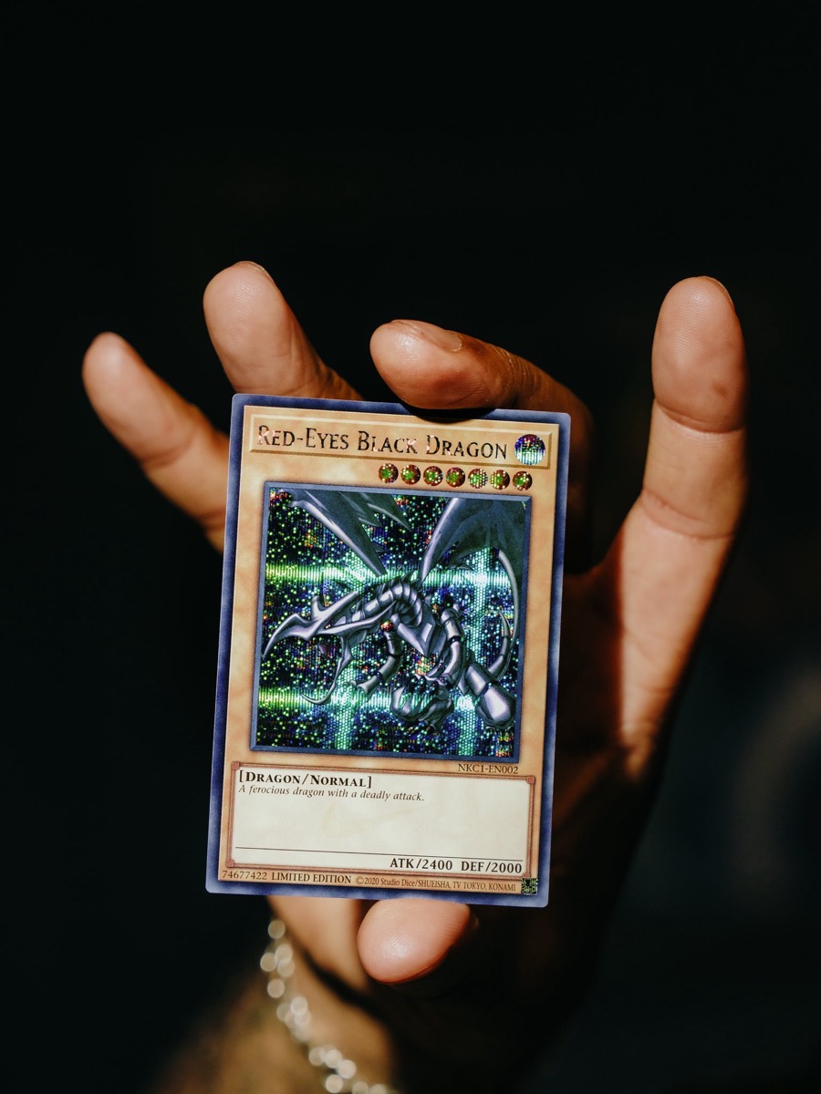 遊戯王 NIKE ナイキ 割引 コラボ レッドアイズブラックドラゴン 限定品