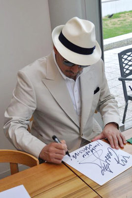 証拠写真あり！ クレイジーケンバンド 横山剣 直筆サイン色紙 限定