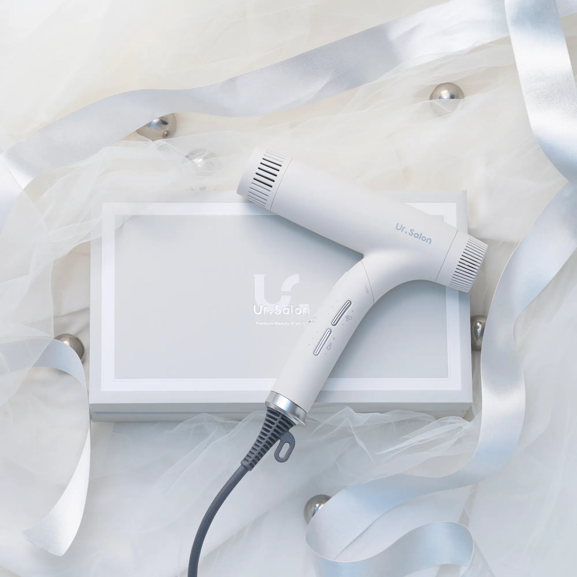 速乾・ダメージレスを一台で実現】プレミアム ビューティ ドライヤー01