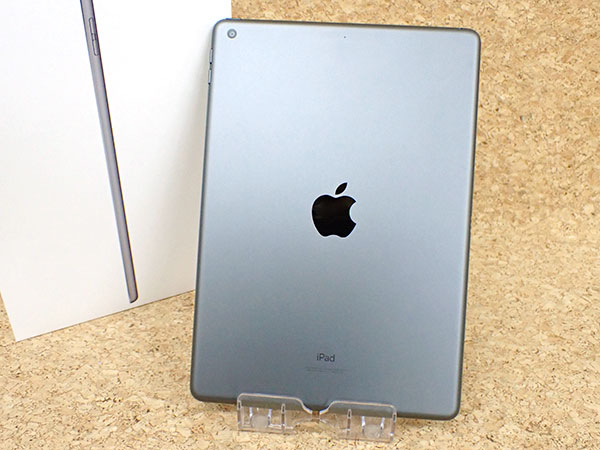 美品 iPad 第8世代 10.2インチ 32GB WiFi版 シルバー色