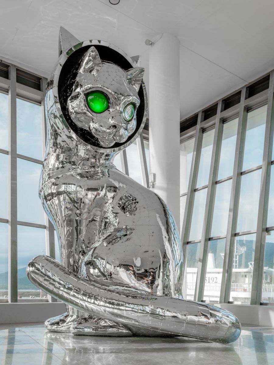 台湾の風景を映し、福をもたらす旅の守り神 ヤノベケンジ「SHIP'S CAT