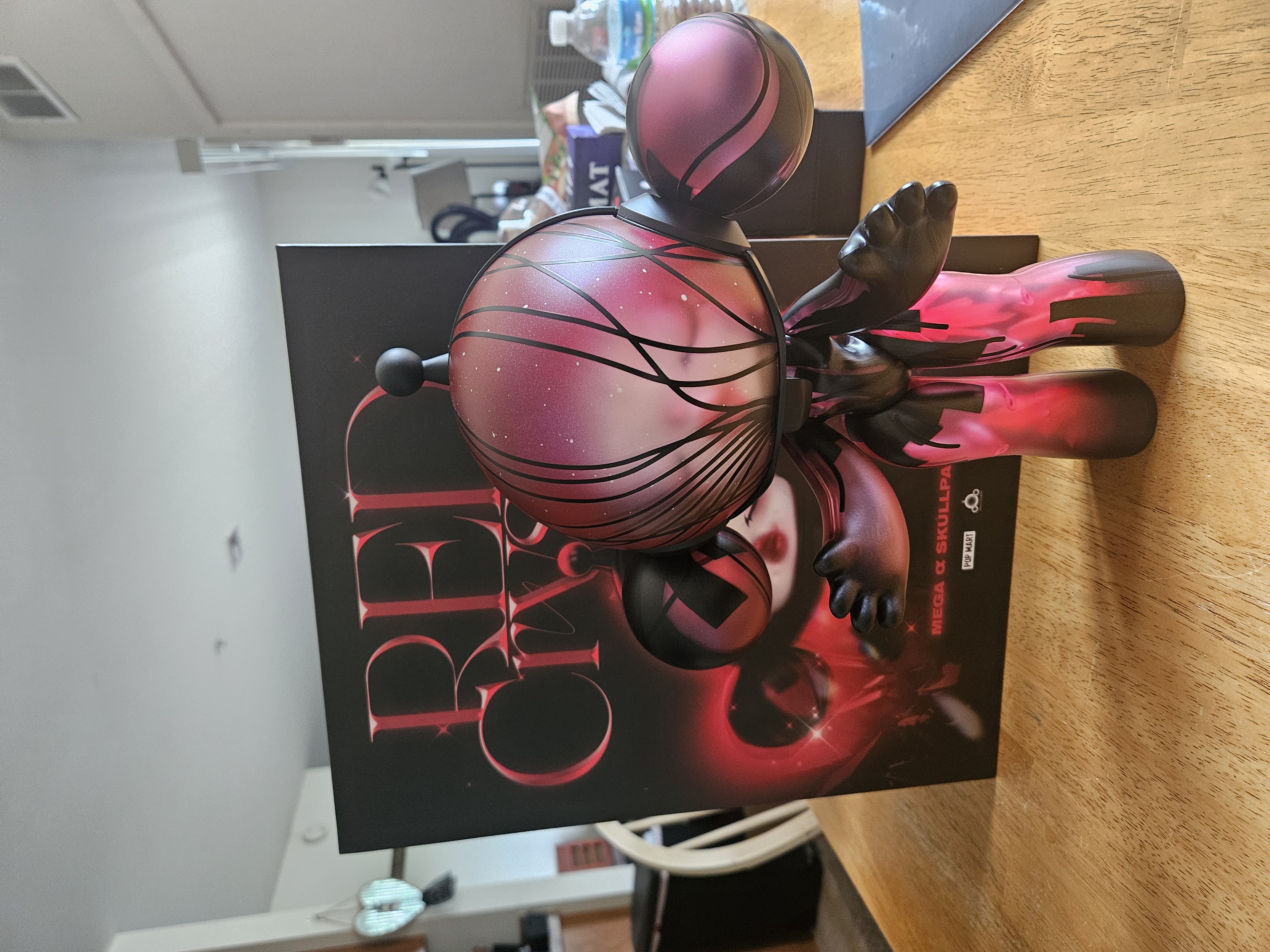 MEGA α SKULLPANDA 400% Red Crystal MEGA α SKULLPANDA 400% Red