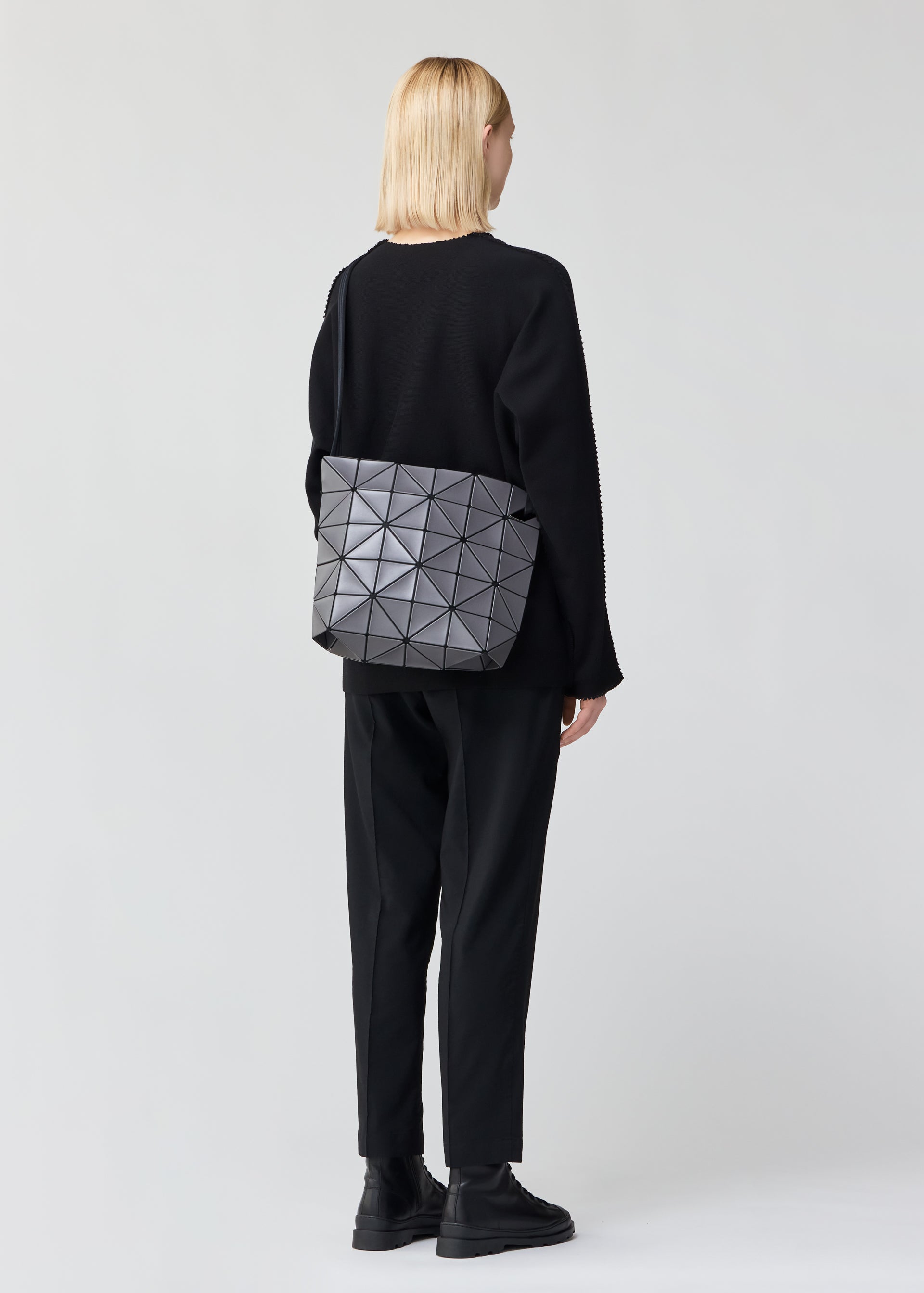 ISSEY MIYAKEショルダーバッグ