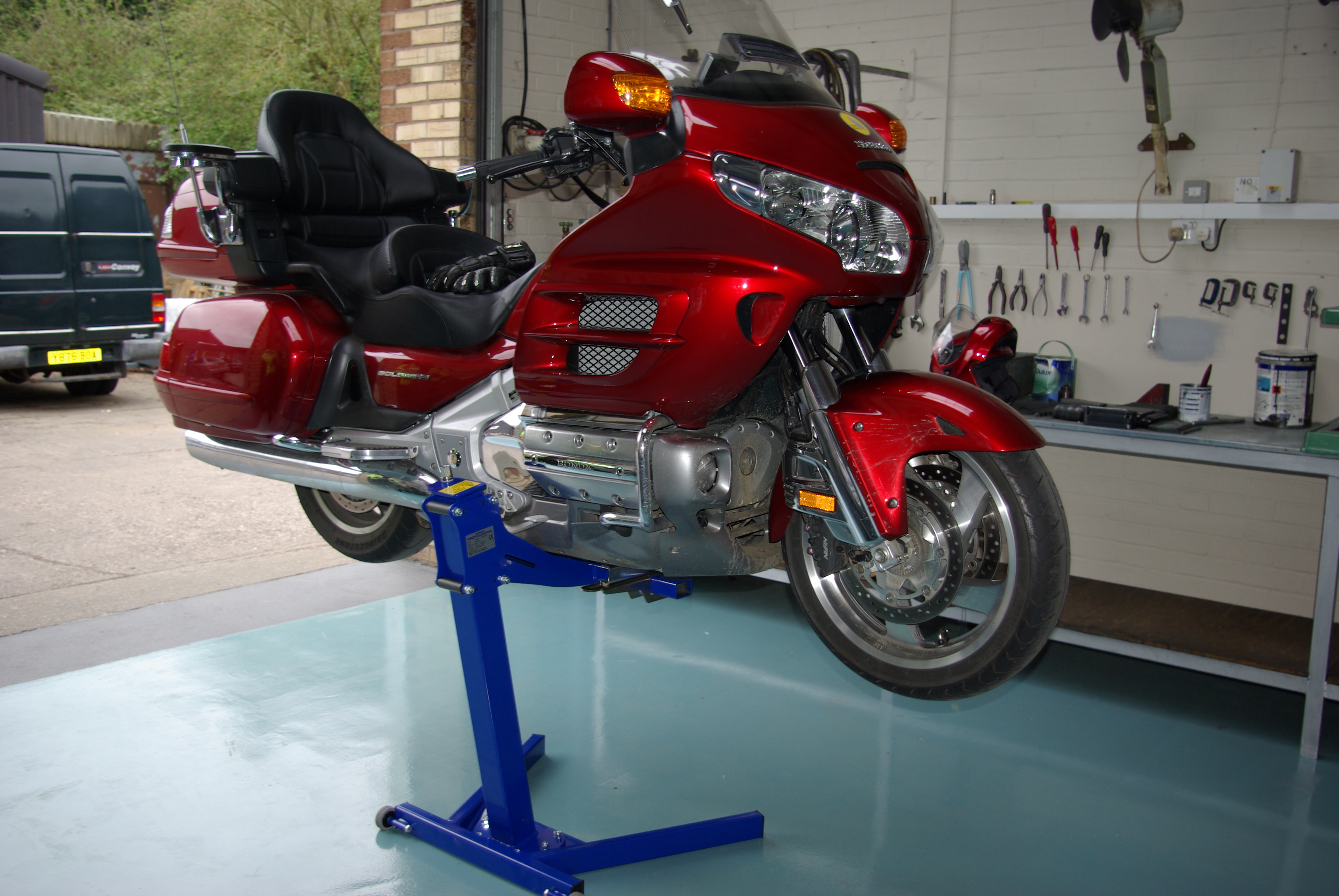 Honda GL1800 & DCT Motorcycle Lift | Motorcycle Lift | EazyRizer