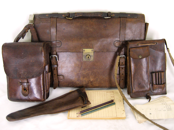 東伯店(琴浦町)】旧日本軍 腰吊図嚢、肩吊書類ケース、革鞄、軍刀柄袋