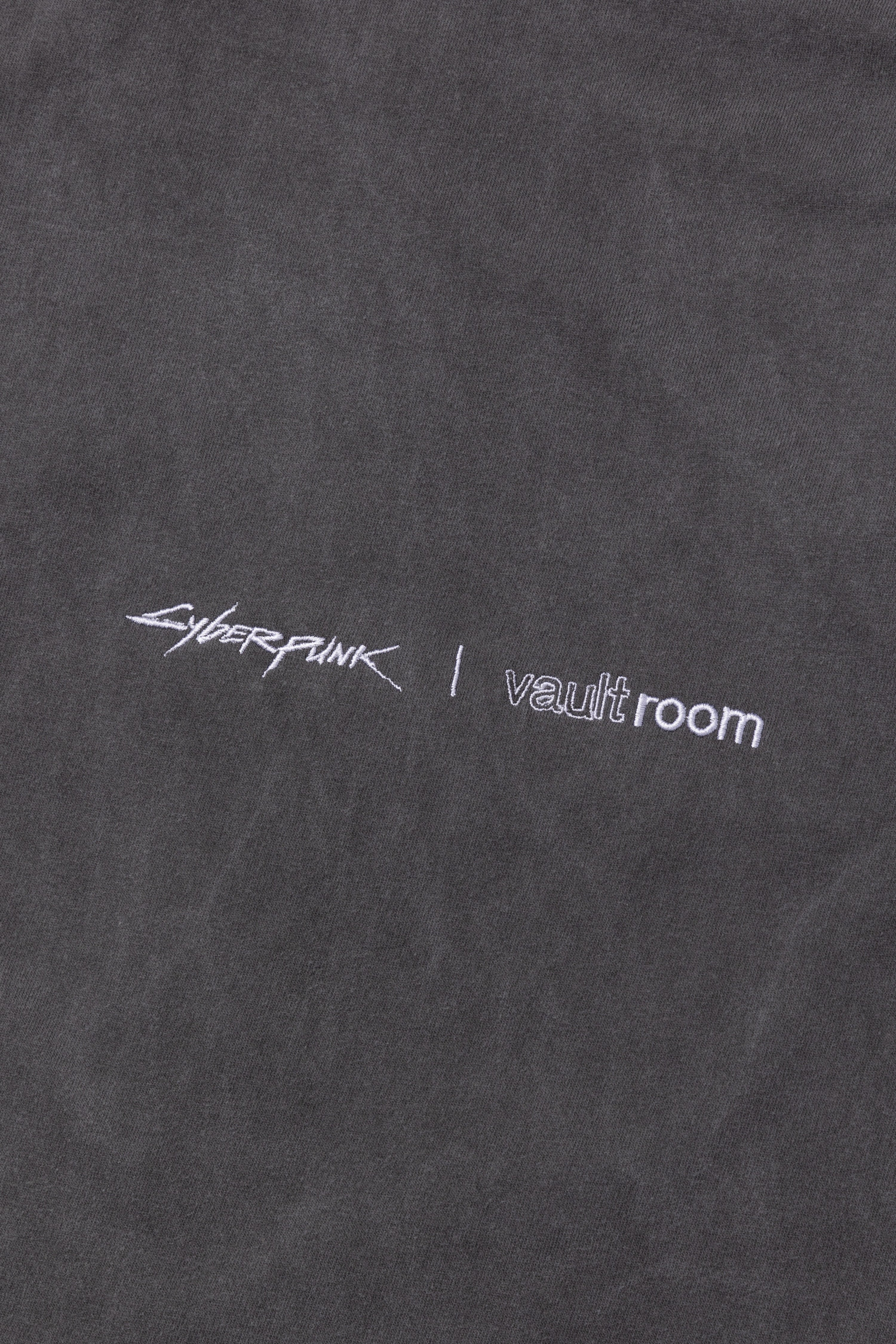 VR × LUCY TEE / CHARCOAL – VAULTROOM