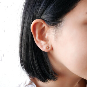 GJVA0185__GN ガーネット ピアス｜ピアス｜ヴイエー ヴァンドーム青山