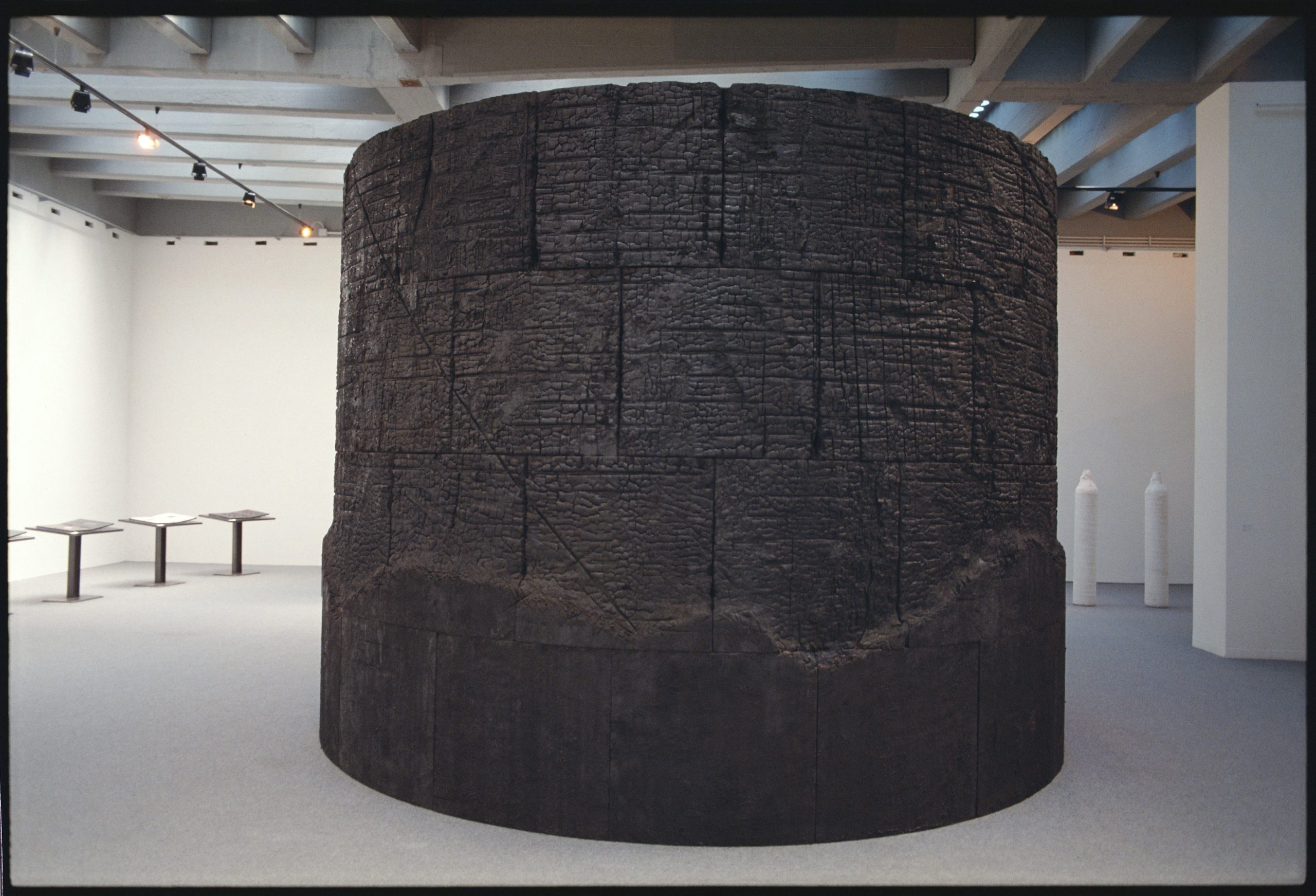 秘蔵品】00年代イタリアヴェネツィアの芸術祭の熱狂を纏う 漆黒の宗教