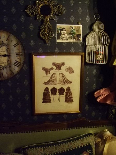 フランス アンティーク 木製 ファッションイラスト付き フレーム 額