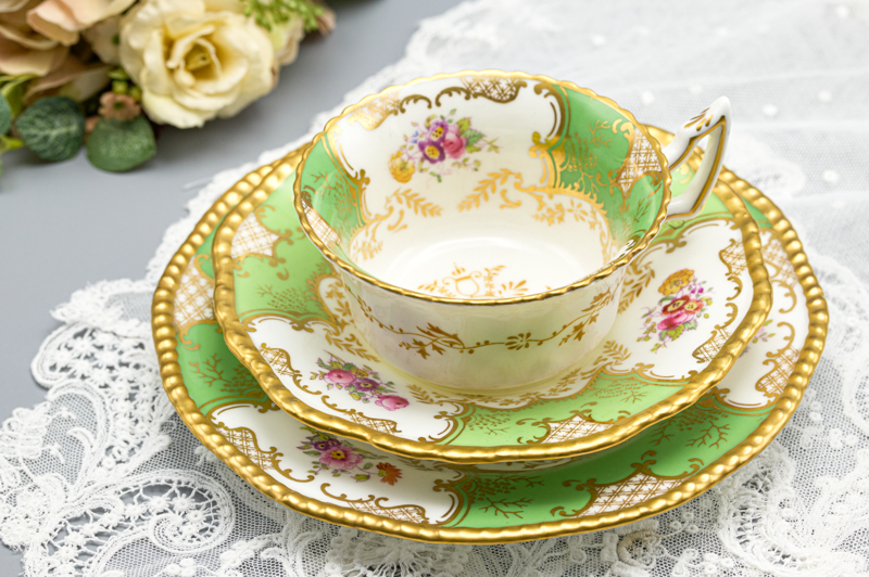 一ランク上のアンティーク陶磁器 コールポート バットウィング トリオ