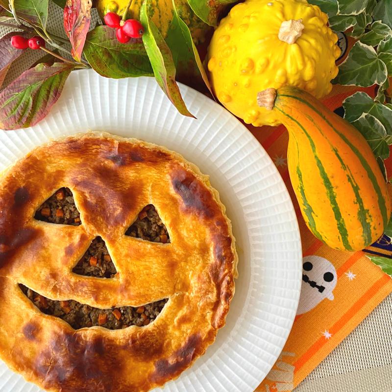ハロウィンの季節！パンプキンミートパイ | クラシル