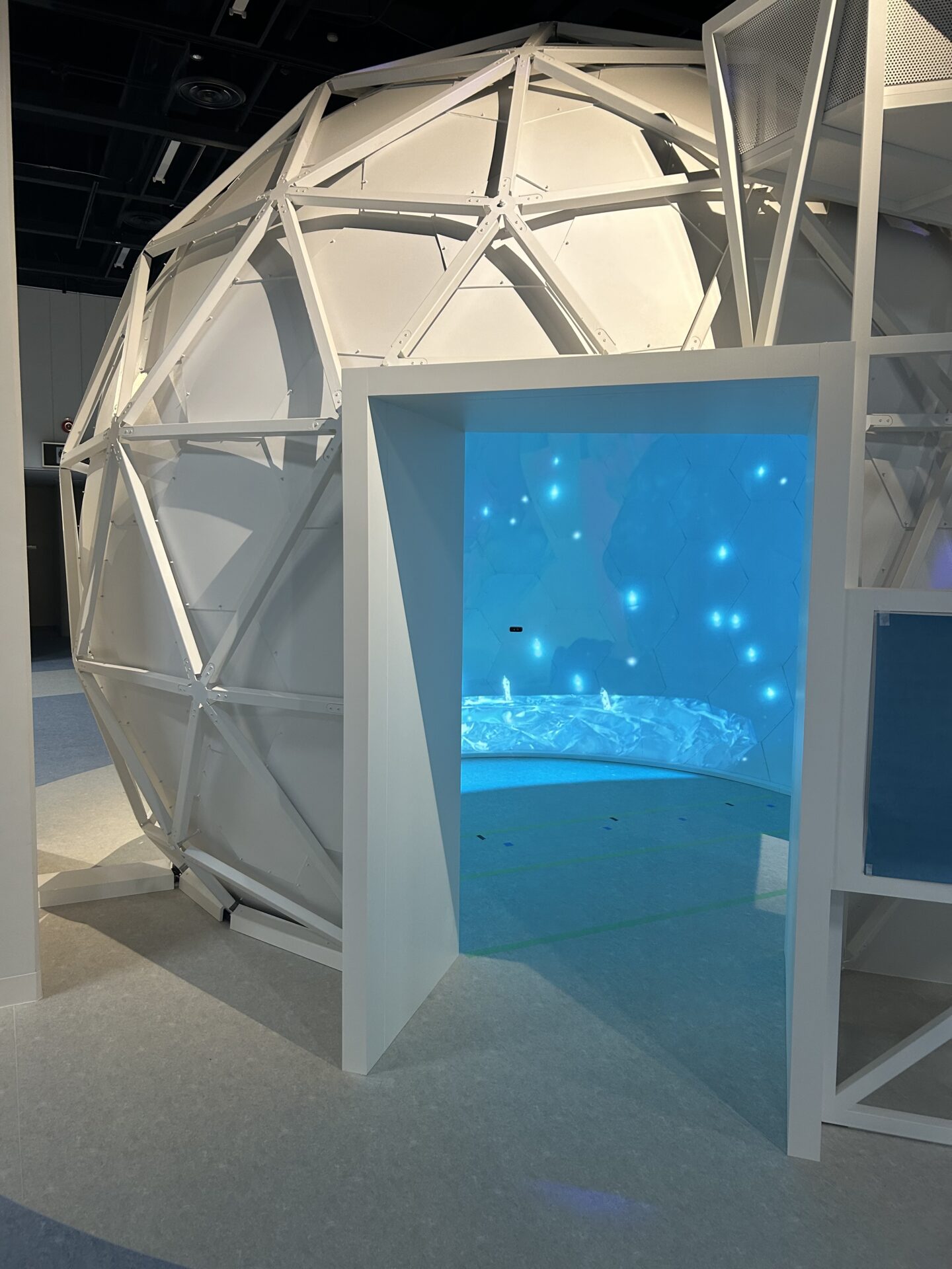 スノードームシアター in 札幌青少年科学館 | 日本で唯一のドーム専門