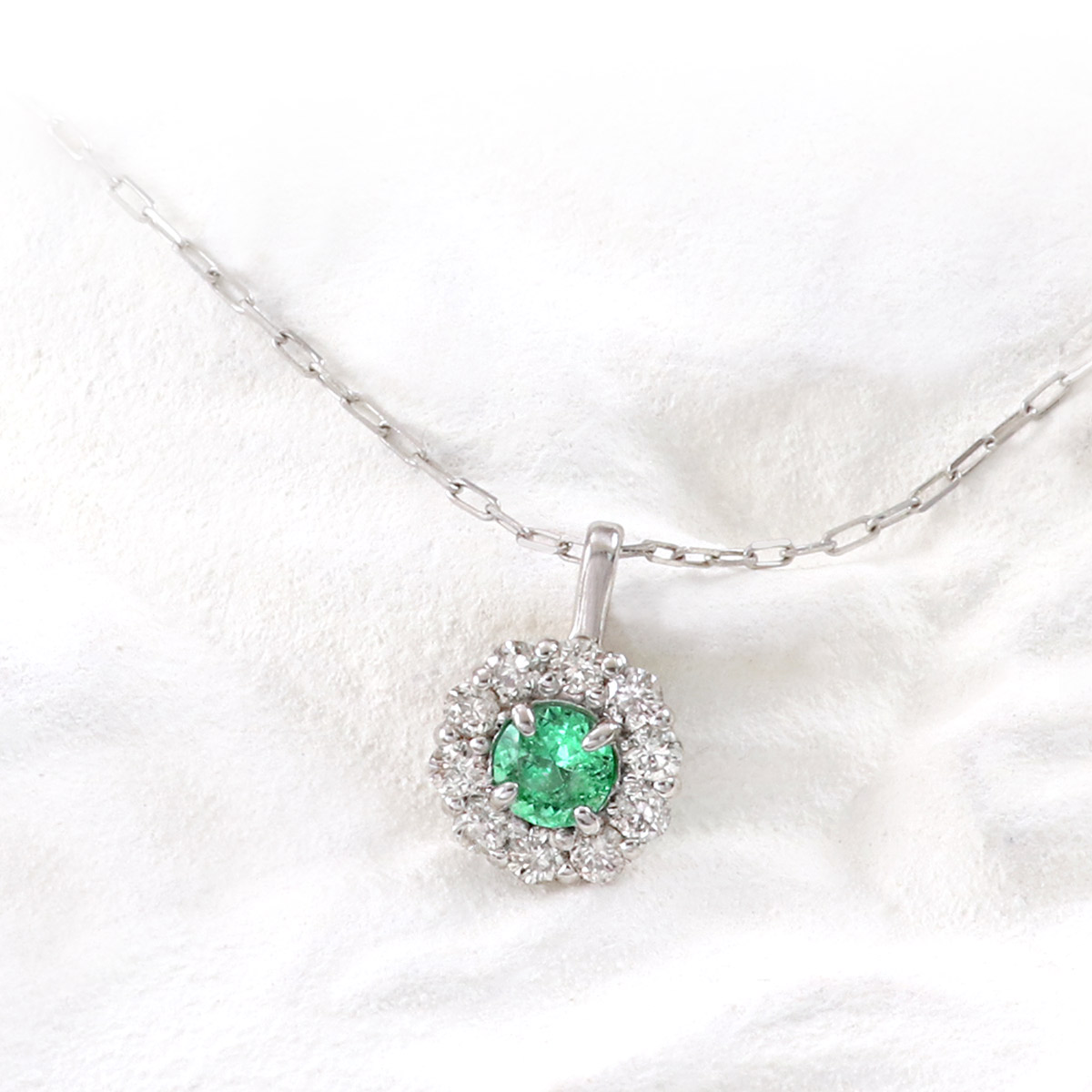 Pt950 ダイヤモンド＆エメラルドネックレス プレゼントなら