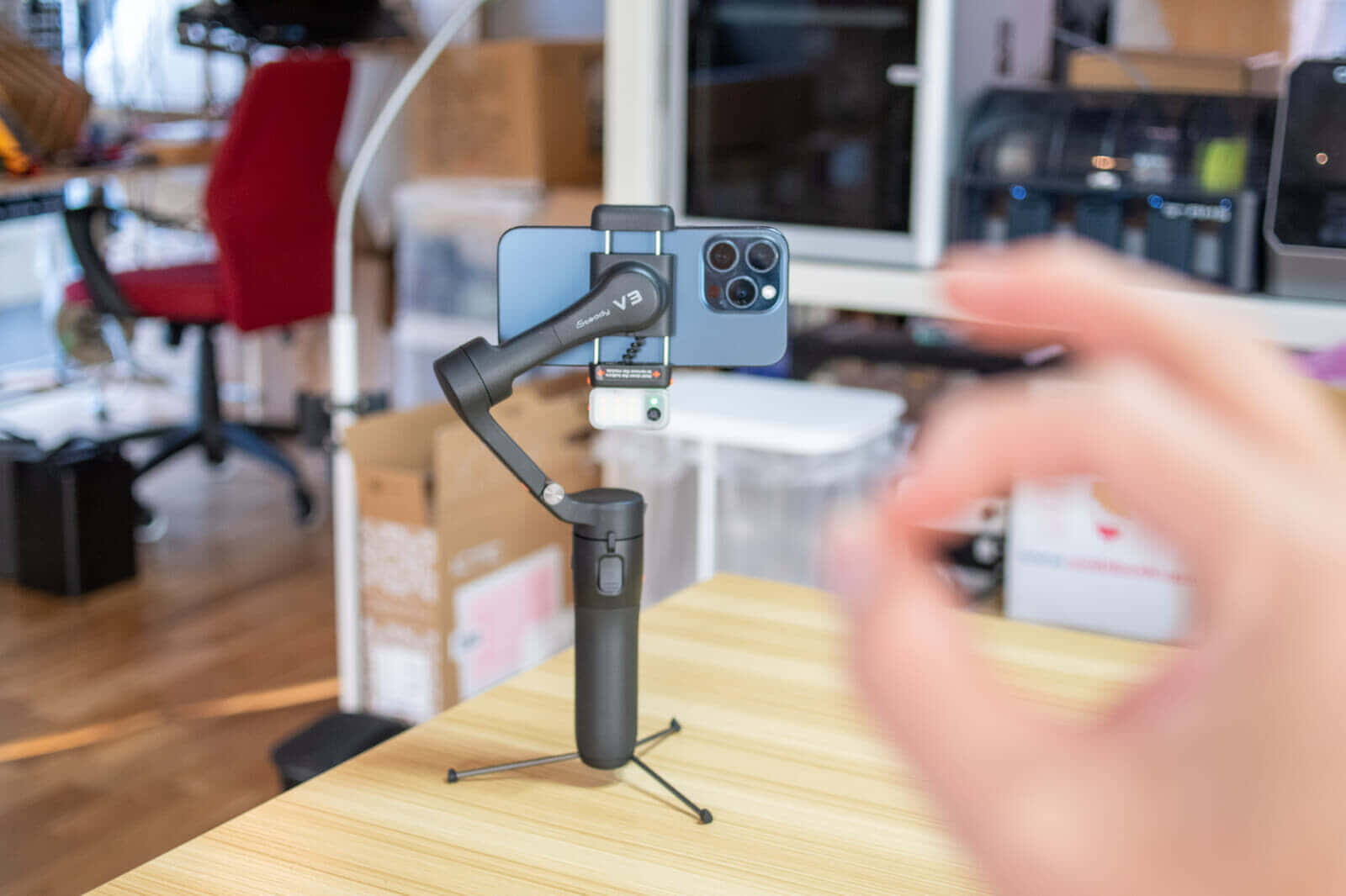 Hohem iSteady V3ジンバルがスマホ撮影を進化する、カメラの可能性を