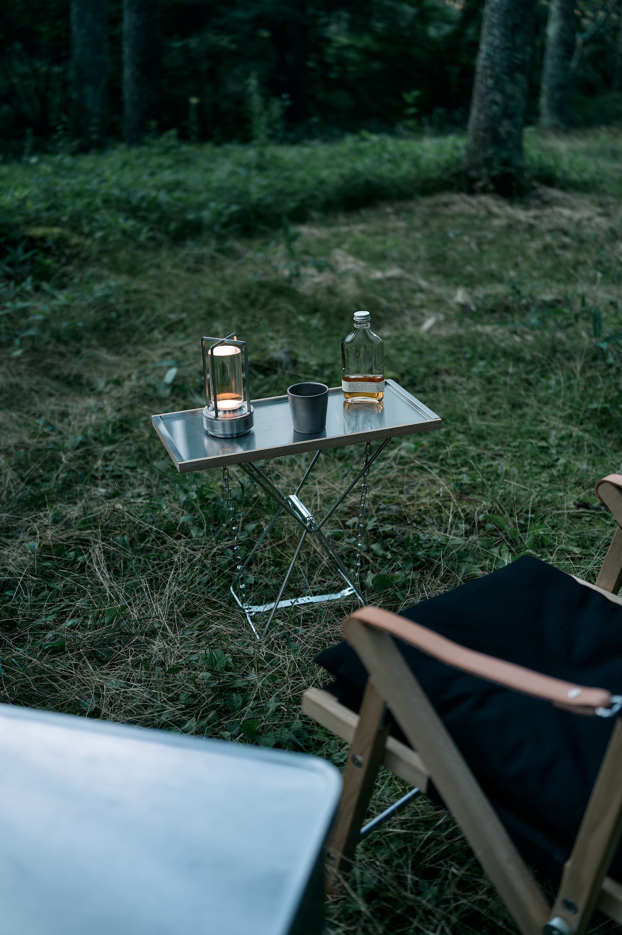 ワンダラウト ユニバーサルウッドトレイ スモール、チェアーの2点