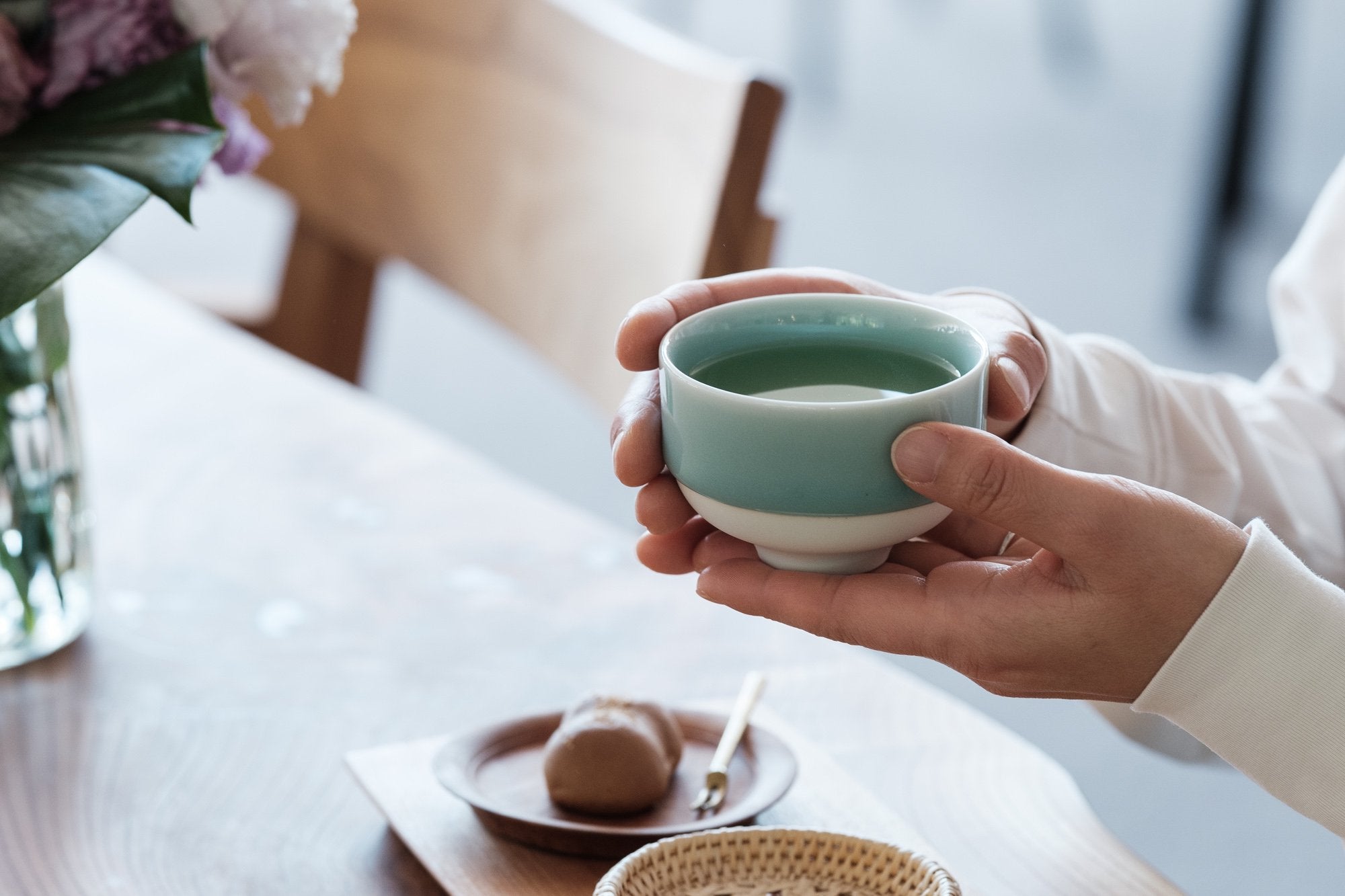 乙なもの】鍋島青磁 煎茶碗｜鍋島虎仙窯