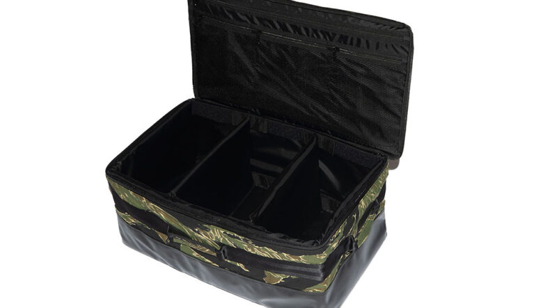 CWFのコンテナが特別仕様に。 バリスティクスとのコラボでタイガーカモ